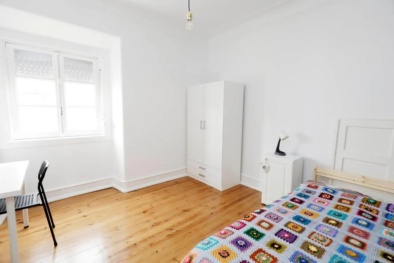 Water And Sun Studio Apartment Lisbon