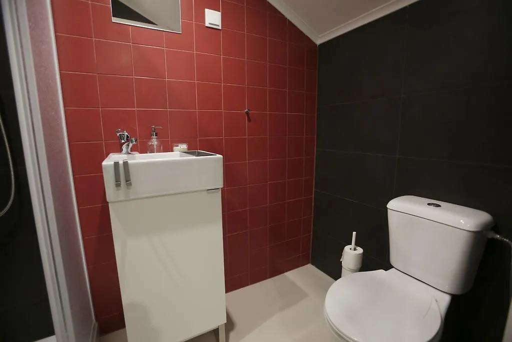 Water And Sun Studio Apartment Lisbon