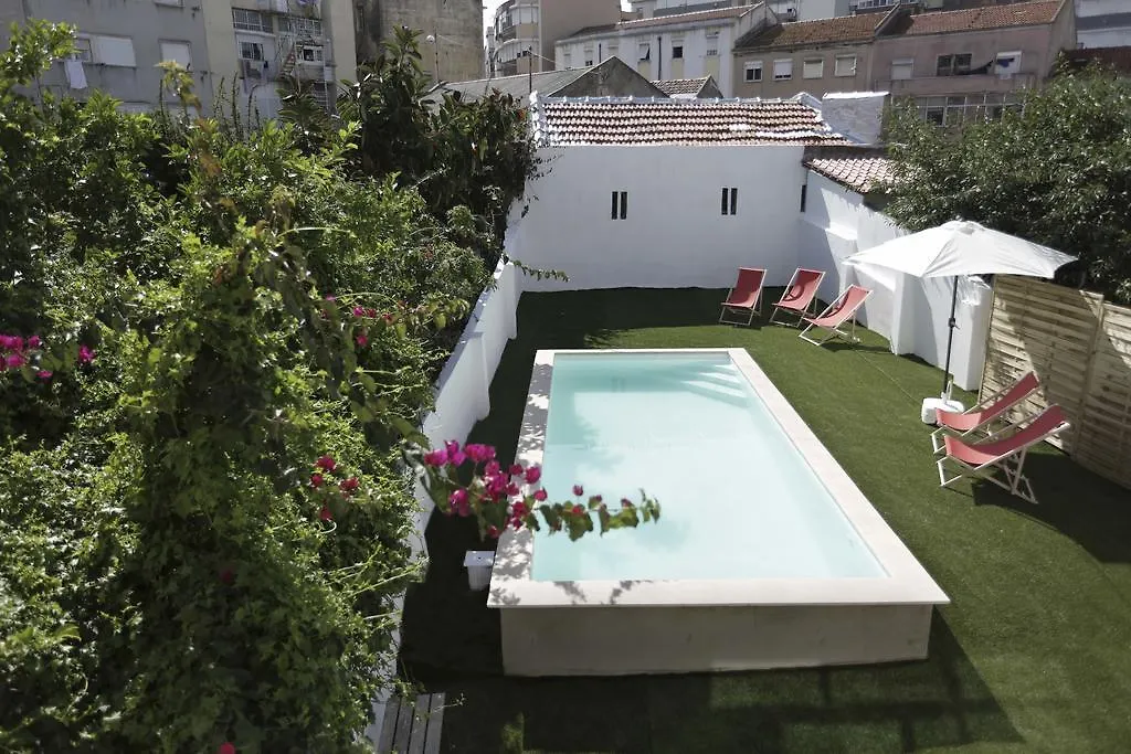 Water And Sun Studio Apartment Lisbon